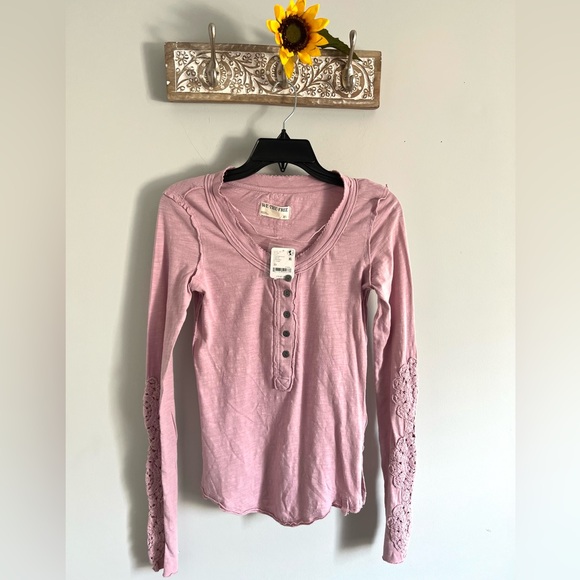 🌻🆕FREE PEOPLE Our Song Henley Cuff-Candied Lilac-Size X-Small - Picture 8 of 13